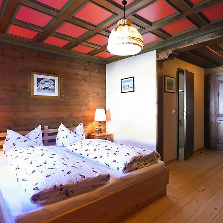 Garni Chesa Raetia Bed & Breakfast *