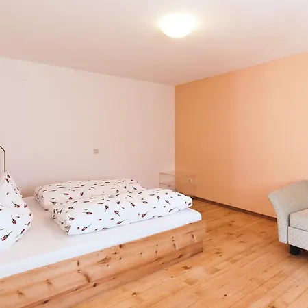Bed & Breakfast Garni Chesa Raetia *