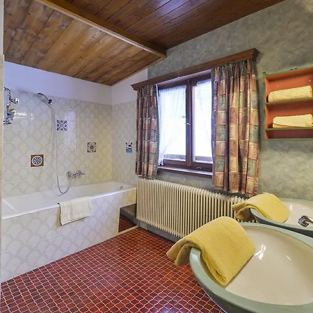 Garni Chesa Raetia Bed & Breakfast