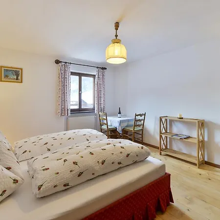 Garni Chesa Raetia Bed & Breakfast