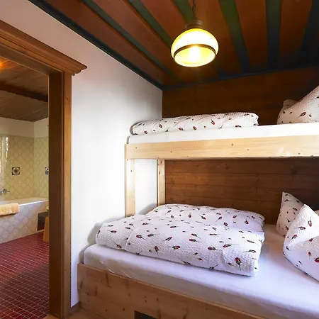 Garni Chesa Raetia Bed & Breakfast Klosterle am Arlberg